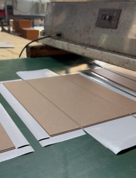 自动定位上胶机